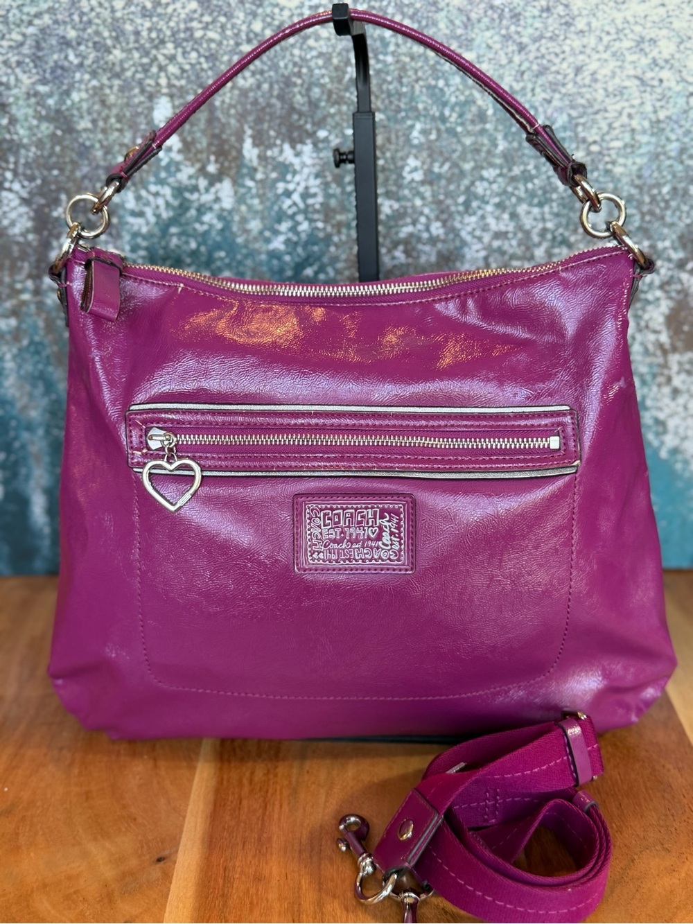 Coach Poppy Barbiecore Y2K 2012 Liquid Gloss Patent Leather Hobo Berry Pink GUC - Picture 3 of 15